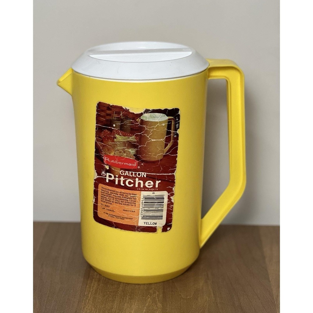 Vintage Rubbermaid One‎ Gallon Pitcher Yellow #2718 White Lid New Old Stock RARE